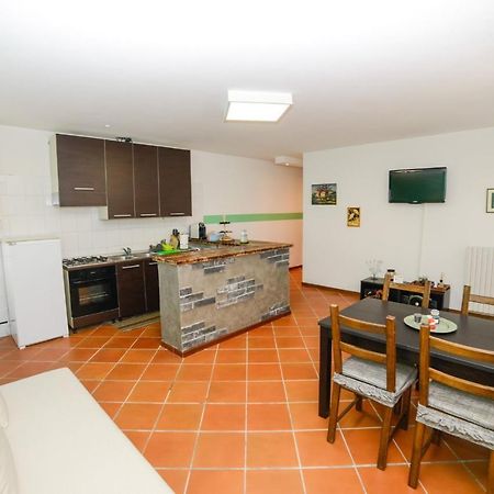 Loft Free Parking Agli Ulivi Moderno E Spazioso Apartment Peschiera del Garda Bagian luar foto