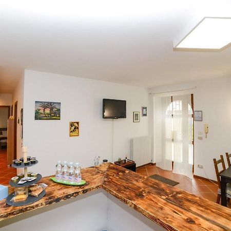 Loft Free Parking Agli Ulivi Moderno E Spazioso Apartment Peschiera del Garda Bagian luar foto