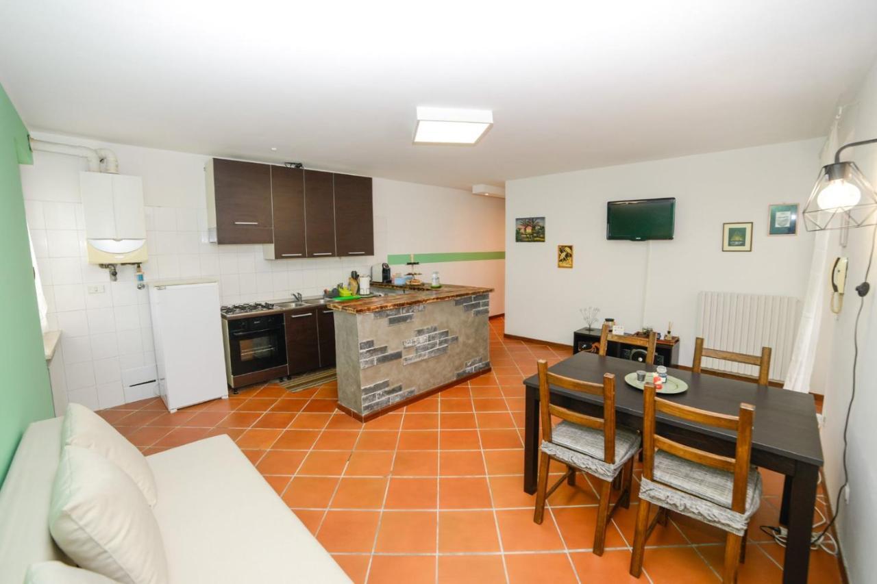 Loft Free Parking Agli Ulivi Moderno E Spazioso Apartment Peschiera del Garda Bagian luar foto