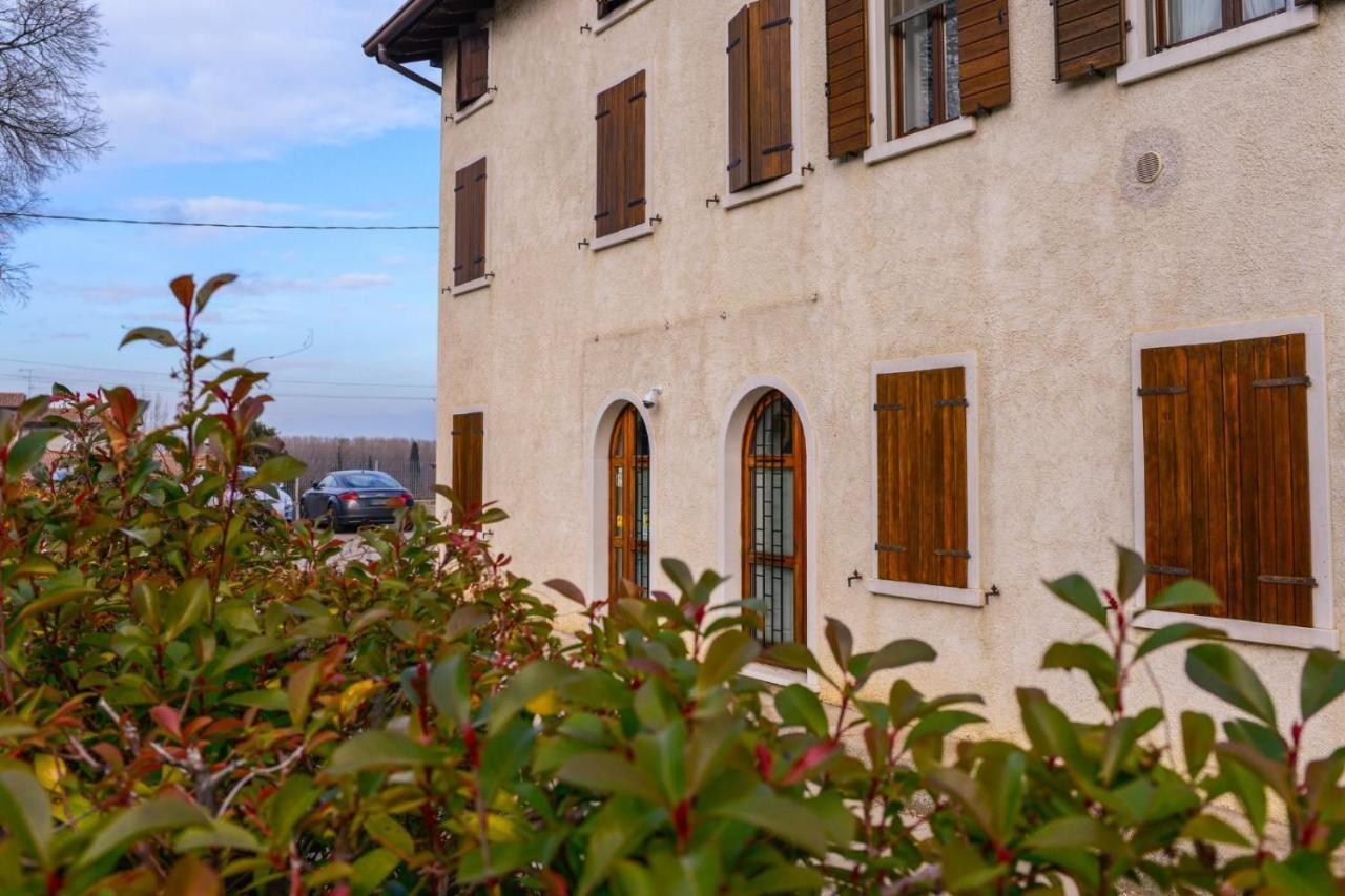 Loft Free Parking Agli Ulivi Moderno E Spazioso Peschiera del Garda Bagian luar foto